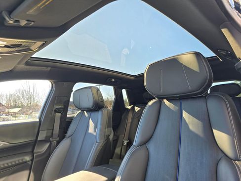 Used 2024 Cadillac Lyriq Sport image 21