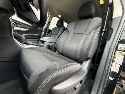 Used 2019 Subaru Ascent Premium image 3