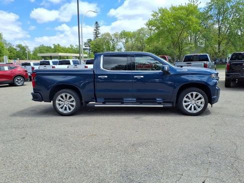 Used 2020 Chevrolet Silverado 1500 High Country w/ Technology Package AWD/4WD image 2