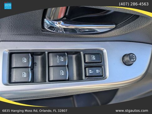 Used 2017 Subaru Crosstrek 2.0i Premium w/ Moonroof Package image 12