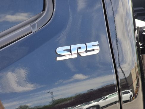 Used 2019 Toyota Tacoma SR5 RWD image 14