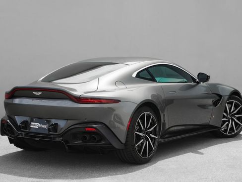 Used 2019 Aston Martin V8 Vantage Coupe RWD image 3