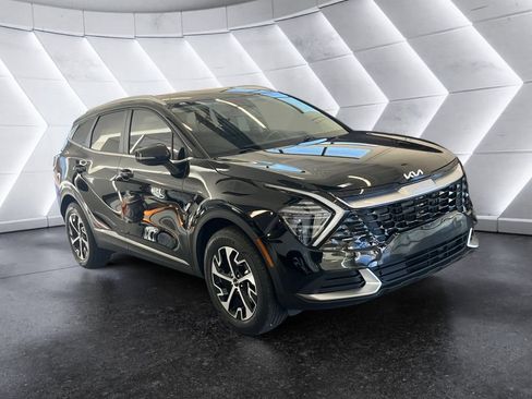 Used 2025 Kia Sportage EX image 1