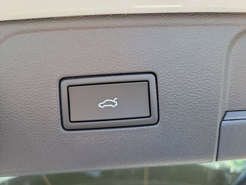 New 2026 Volkswagen Atlas Peak Edition image 14