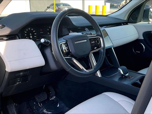 Used 2024 Land Rover Discovery Sport S image 17