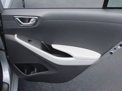 Used 2022 Hyundai Ioniq Limited FWD image 31