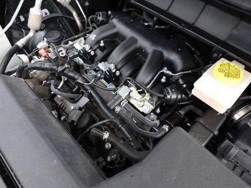 Certified 2025 Nissan Pathfinder SL AWD/4WD image 30