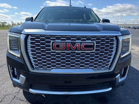Used 2022 GMC Yukon XL Denali AWD/4WD image 2