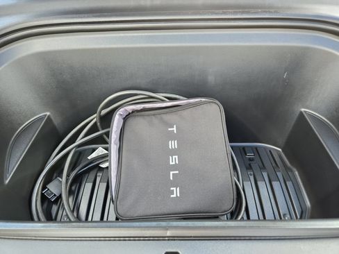 Used 2021 Tesla Model Y Long Range AWD/4WD image 24