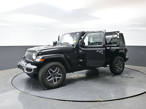 Used 2025 Jeep Wrangler Unlimited Sahara AWD/4WD image 54