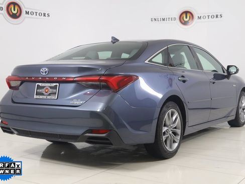 Used 2019 Toyota Avalon XLE image 3