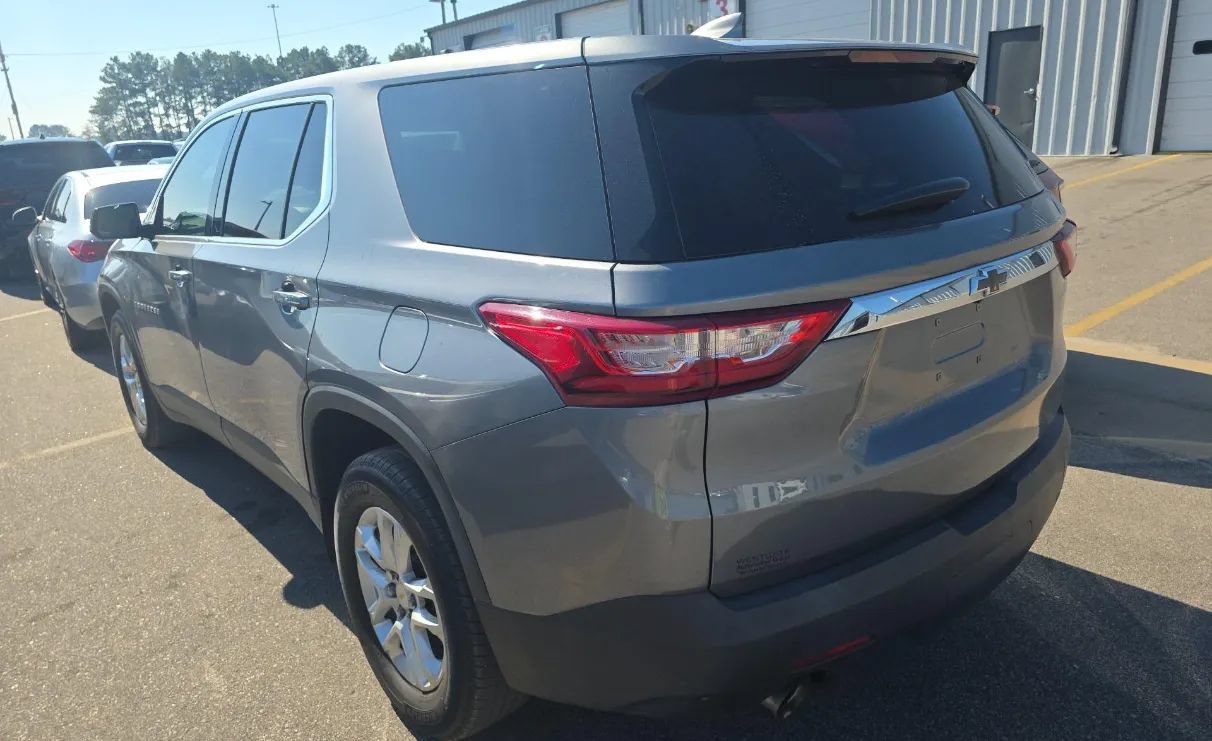 Used 2019 Chevrolet Traverse LS FWD image 4