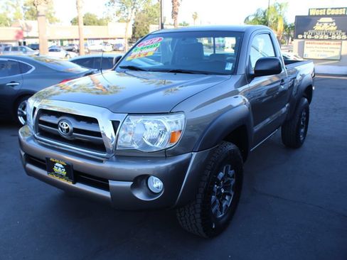 Used 2010 Toyota Tacoma 4x4 Regular Cab w/ Enhancement Pkg image 4