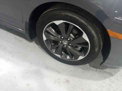 Used 2023 Honda Odyssey Elite image 2