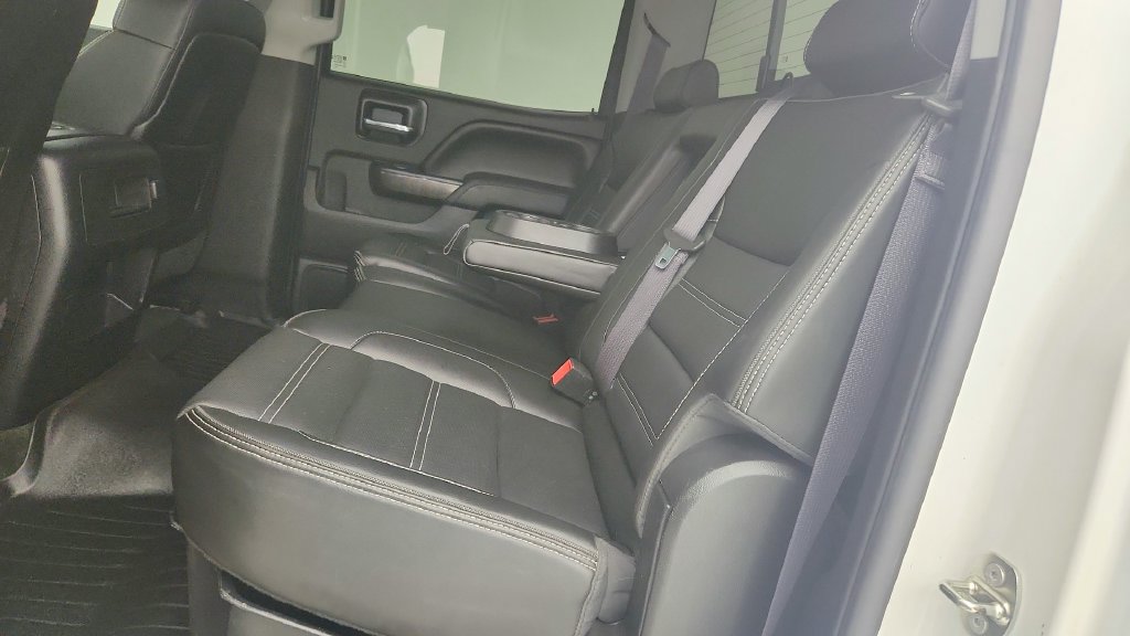 Used 2015 GMC Sierra 2500 Denali w/ Duramax Plus Package AWD/4WD image 26