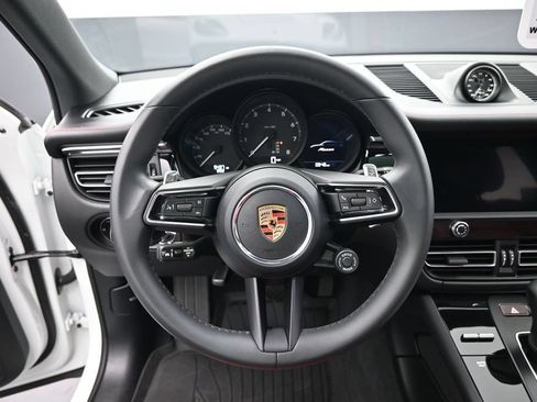 Used 2025 Porsche Macan AWD/4WD image 14