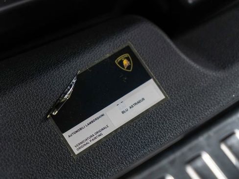 Used 2019 Lamborghini Urus image 38