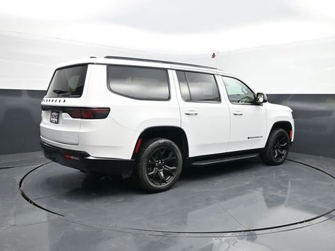 Used 2024 Jeep Wagoneer Series II AWD/4WD image 9