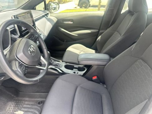 Used 2025 Toyota Corolla SE w/ SE Package FWD image 5