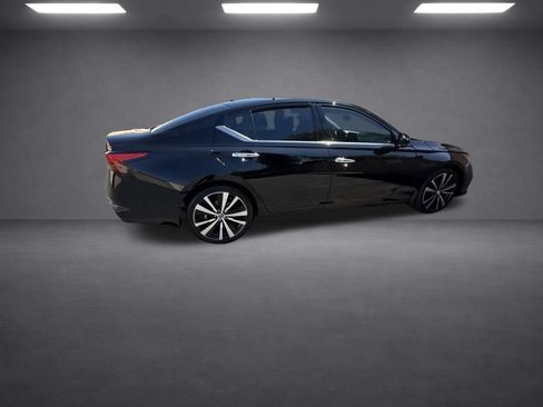 Used 2020 Nissan Altima 2.5 Platinum FWD image 17