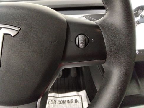 Used 2021 Tesla Model 3 Standard Range Plus image 14