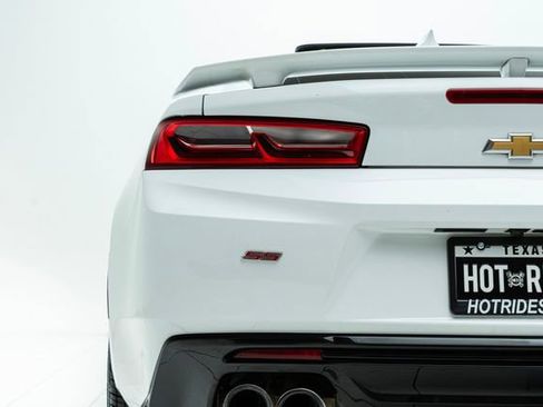 Used 2016 Chevrolet Camaro SS image 16