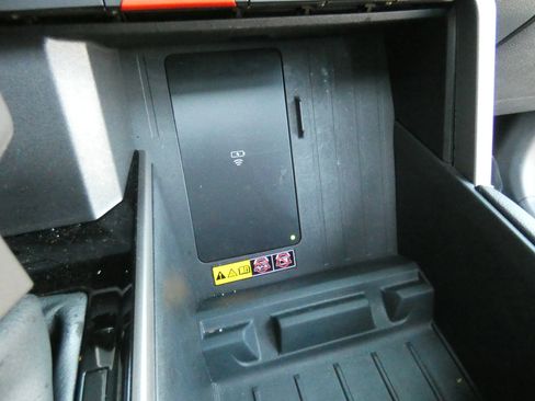 Used 2025 Toyota Tundra Limited AWD/4WD image 65