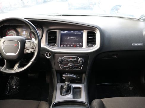 Used 2022 Dodge Charger R/T w/ Driver Convenience Group image 18