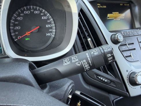 Used 2017 Chevrolet Equinox LS FWD image 22