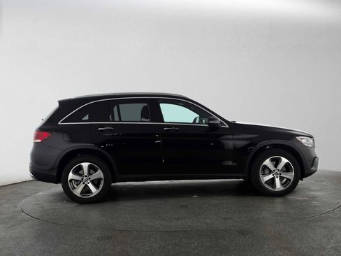 Certified 2022 Mercedes-Benz GLC 300 image 2