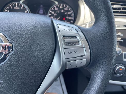 Used 2016 Nissan Altima 2.5 S w/ Power Driver Seat Package FWD image 16