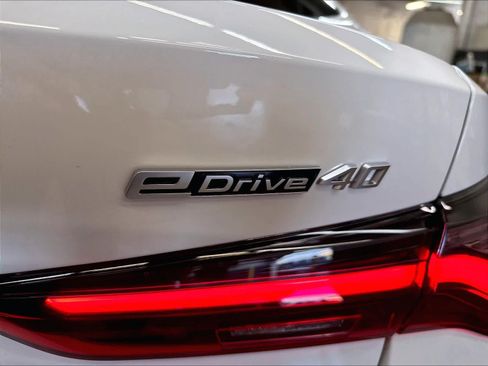 Used 2023 BMW i4 eDrive40 w/ Premium Package RWD image 11