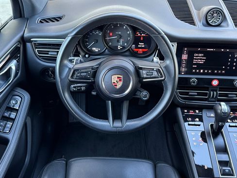 Used 2024 Porsche Macan AWD/4WD image 15