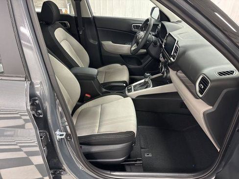 Used 2026 Hyundai Venue SEL FWD image 22