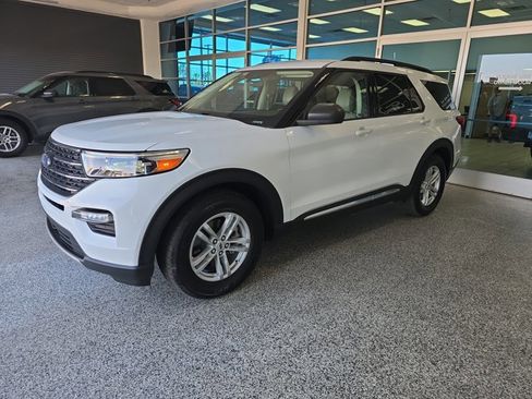 Certified 2024 Ford Explorer XLT w/ Equipment Group 202A image 1