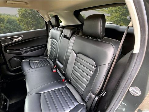 Used 2023 Ford Edge SEL image 25