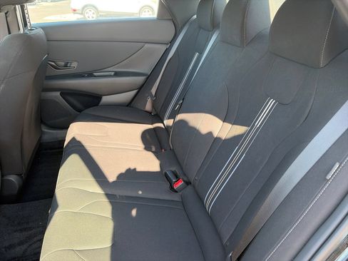 Used 2025 Hyundai Elantra Sport FWD image 13