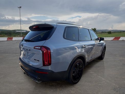 Certified 2021 Kia Telluride EX w/ EX Premium Package AWD/4WD image 3