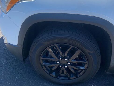 Used 2019 GMC Acadia SLT AWD/4WD image 17