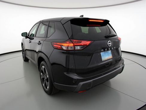Used 2025 Nissan Rogue SV image 6