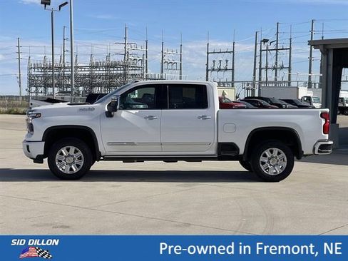 Certified 2025 Chevrolet Silverado 2500 High Country w/ Technology Package AWD/4WD image 2