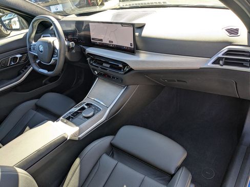 Used 2025 BMW 330i Sedan w/ Premium Package image 40