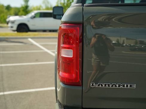 New 2026 RAM 1500 Laramie AWD/4WD image 40