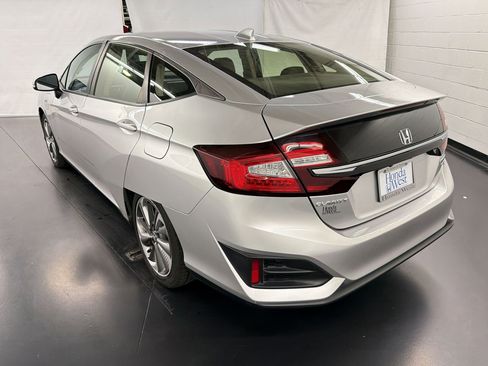 Used 2018 Honda Clarity Touring image 3