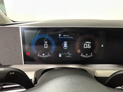 Certified 2025 Hyundai Tucson SEL AWD/4WD image 17