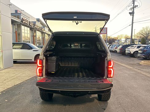 Used 2024 Chevrolet Colorado ZR2 w/ Technology Package image 33