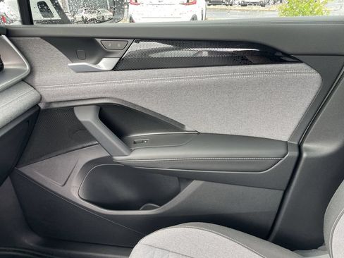 Certified 2025 Volkswagen Tiguan S FWD image 19
