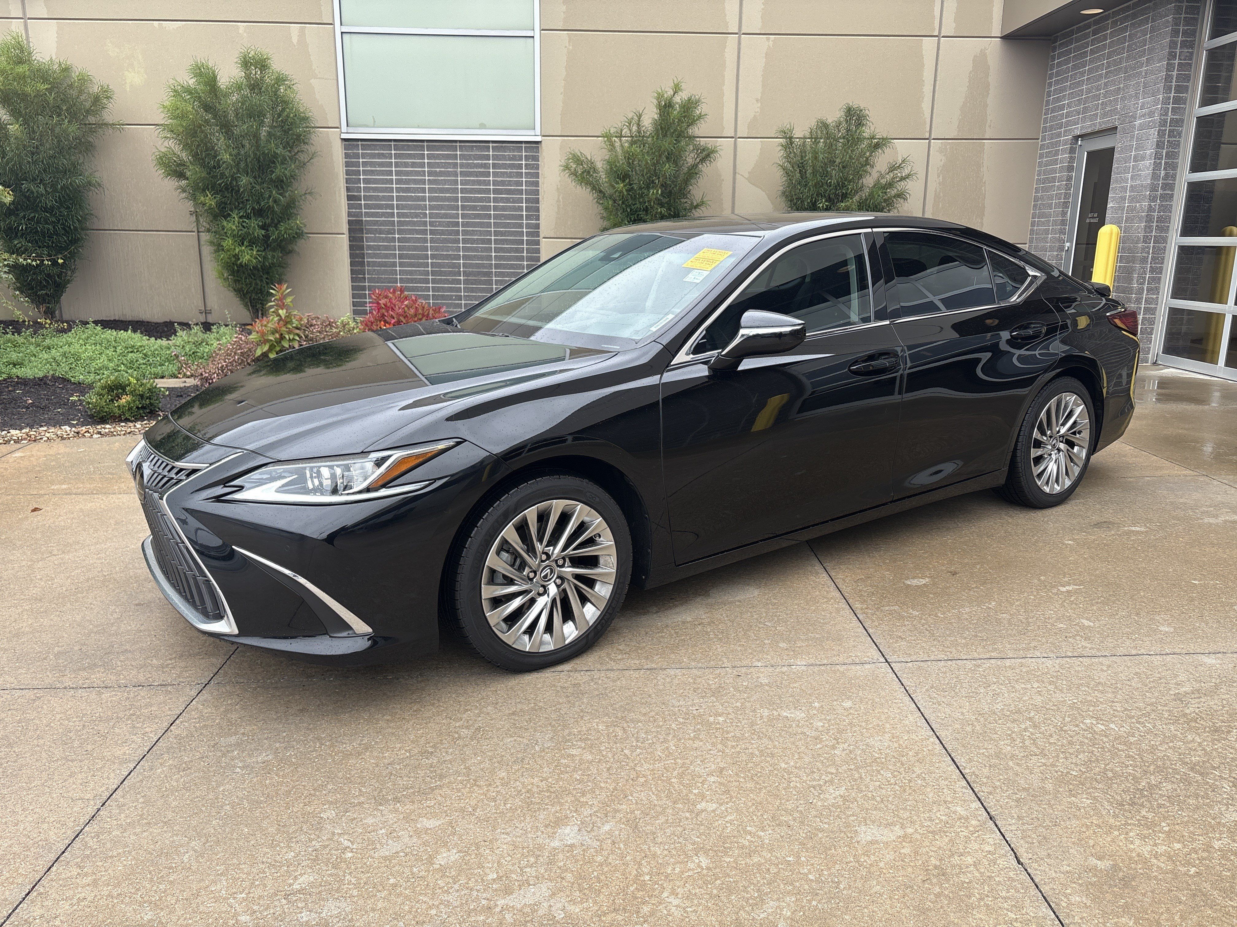 Used 2023 Lexus ES 350 w/ Accessory Package (Z2) FWD image 24