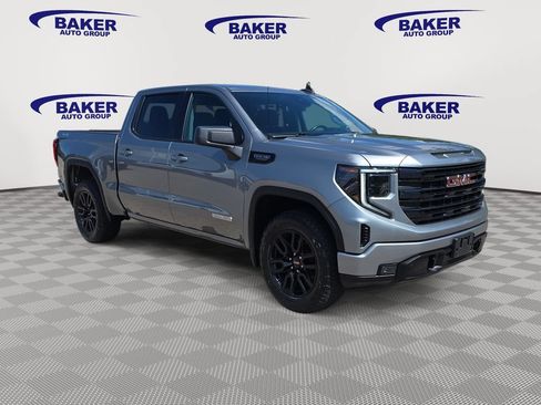 Used 2023 GMC Sierra 1500 Elevation AWD/4WD image 3