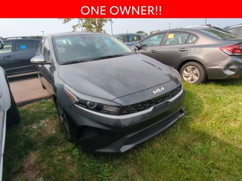 Used 2022 Kia Forte LXS w/ LXS Technology Package FWD image 3